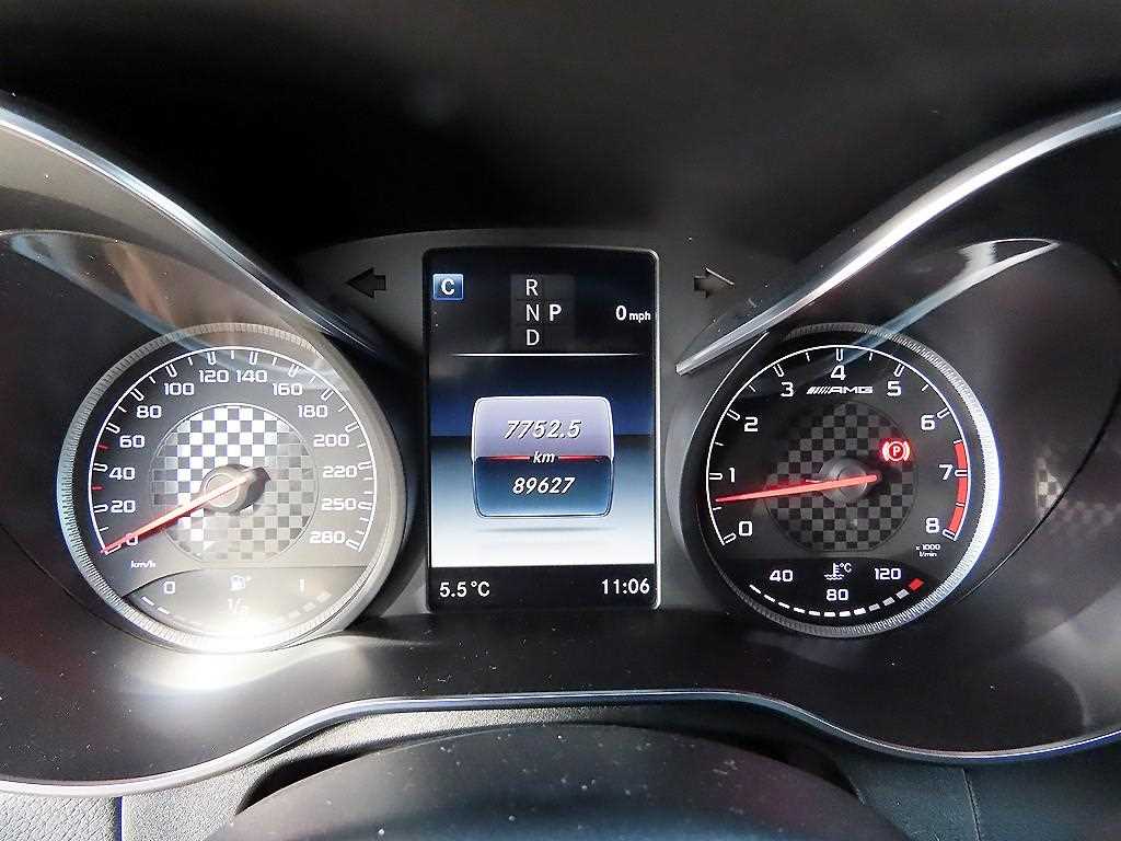 Mercedes Benz GLC Class - Vista 9