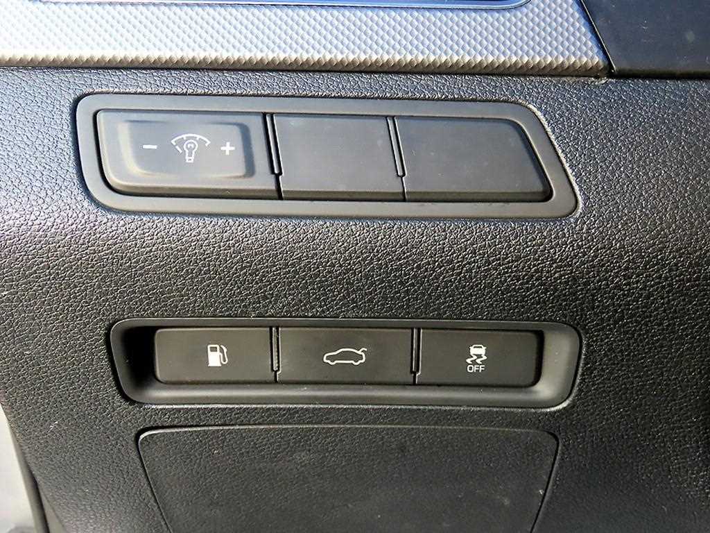 HYUNDAI Sonata - Vista 12