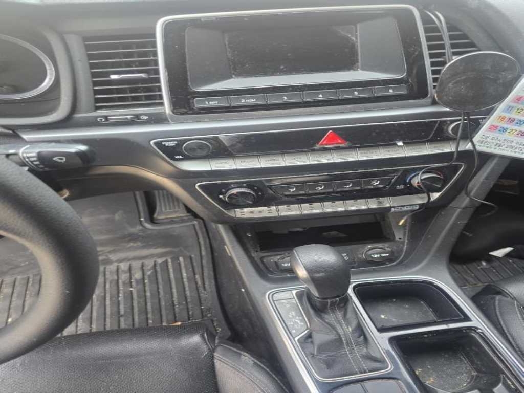 HYUNDAI Sonata - Vista 9