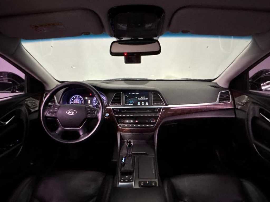 HYUNDAI Aslan - Vista 6