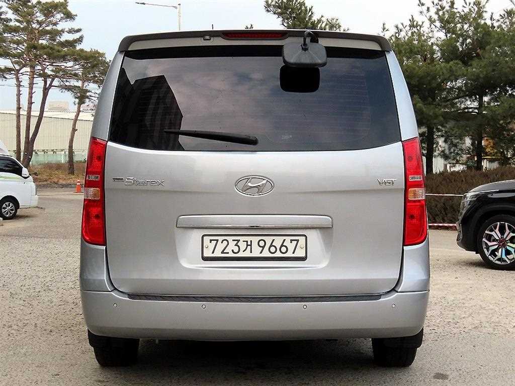 HYUNDAI Starex - Vista 4