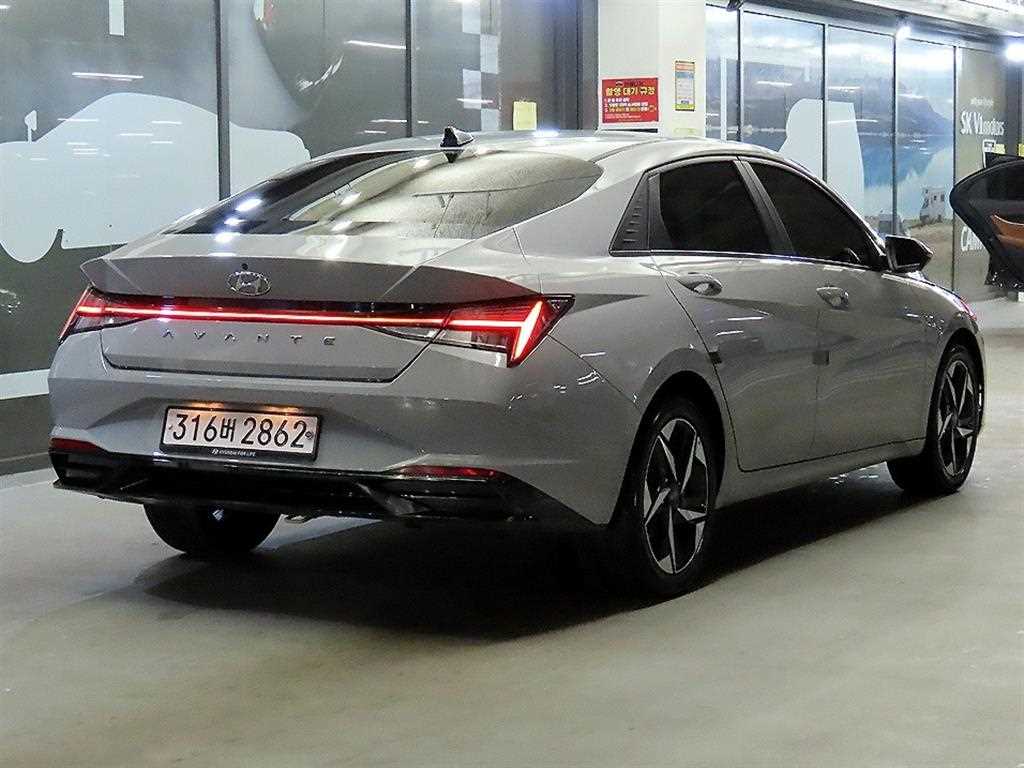 HYUNDAI Avante - Vista 4