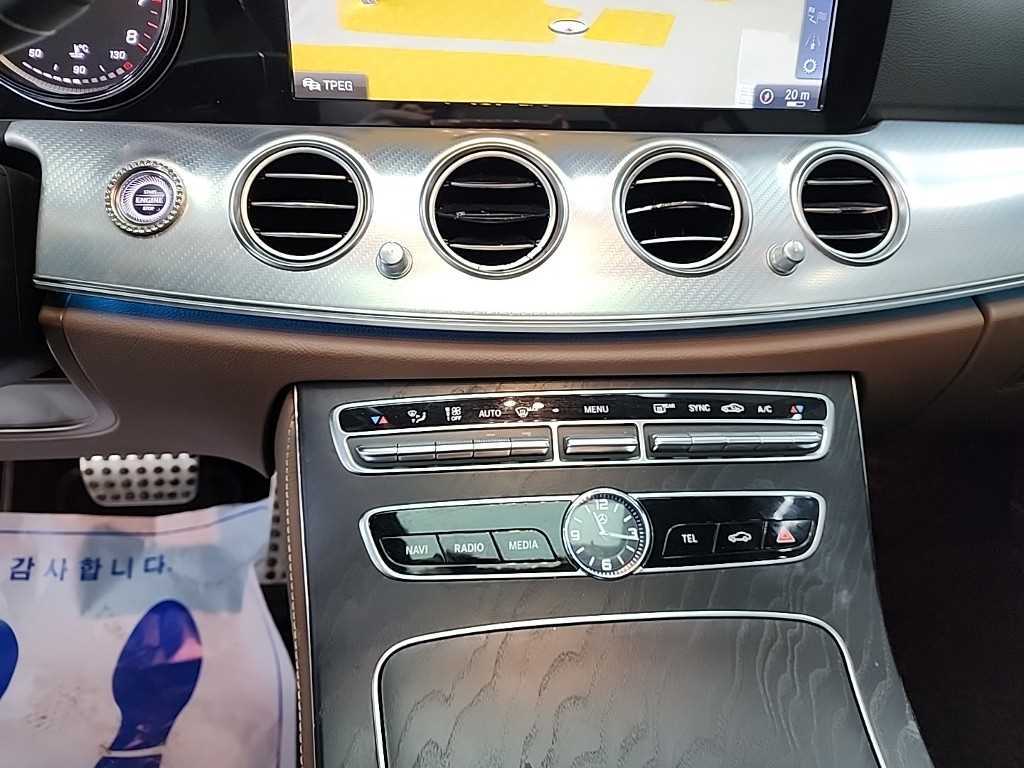 Mercedes Benz E class - Vista 10