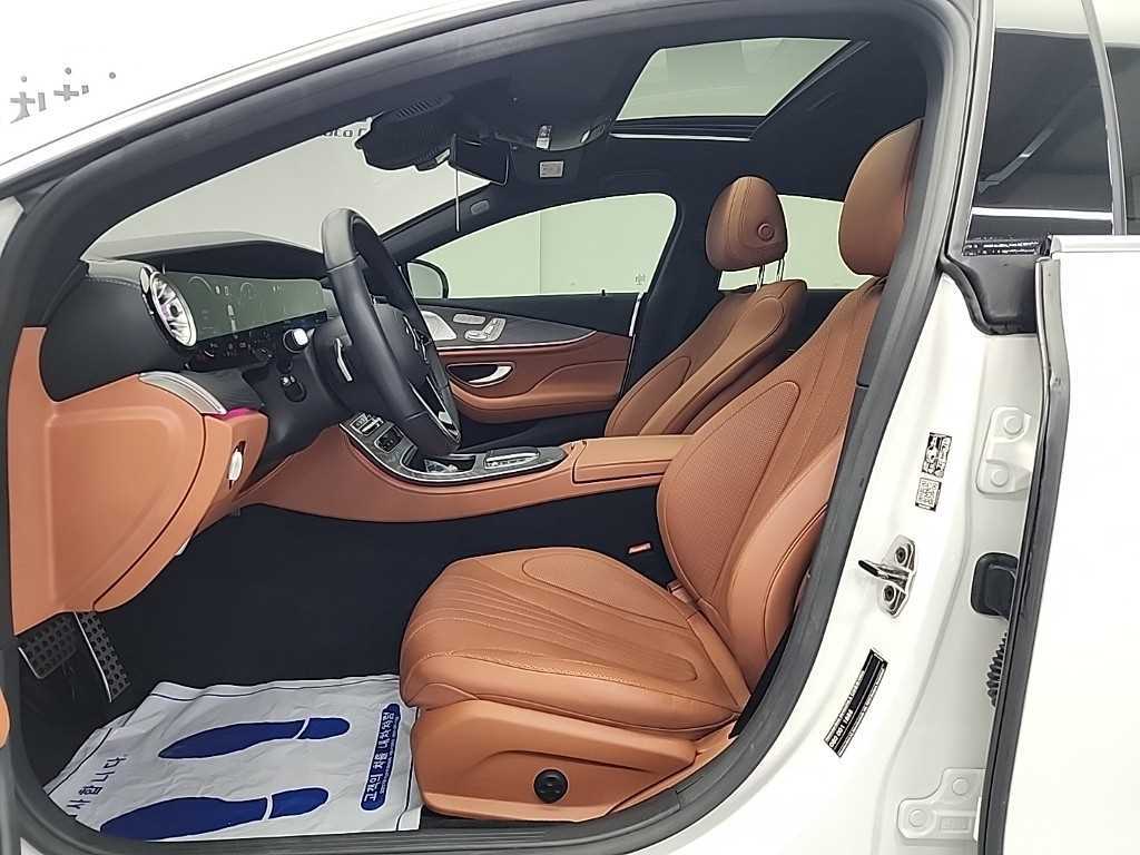 Mercedes Benz CLS Class - Vista 12