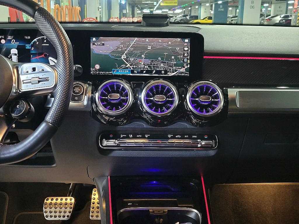 Mercedes Benz GLB Class - Vista 11