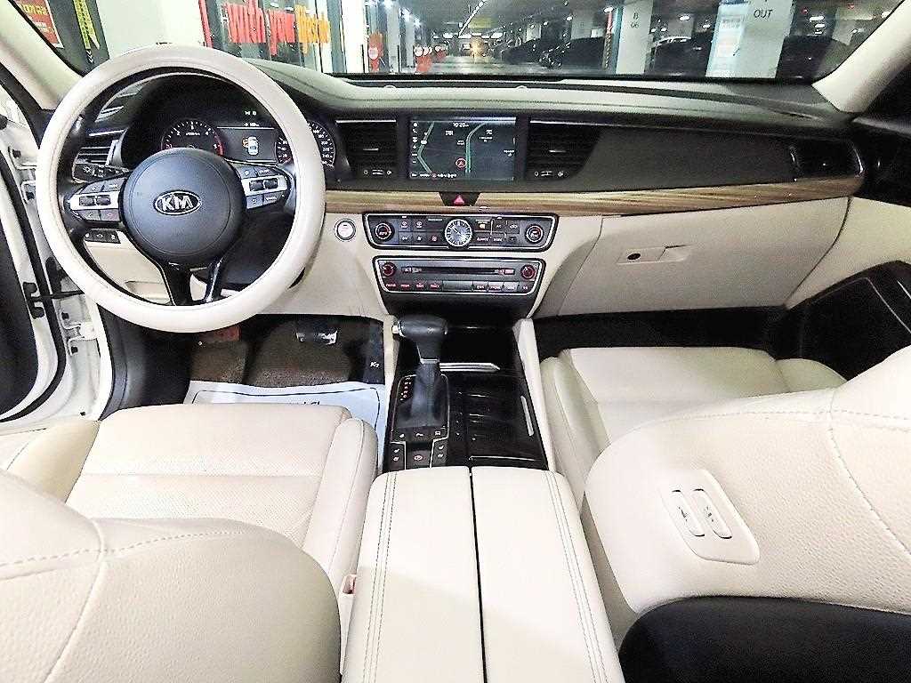 KIA K7 - Vista 10