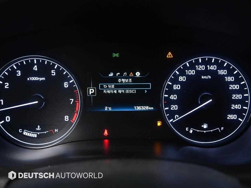 HYUNDAI Genesis - Vista 8