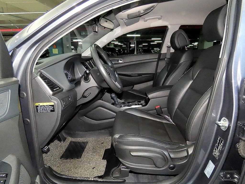 HYUNDAI Tucson - Vista 6