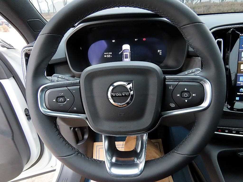 Volvo XC40 - Vista 8