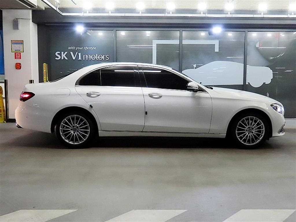 Mercedes Benz E class - Vista 3
