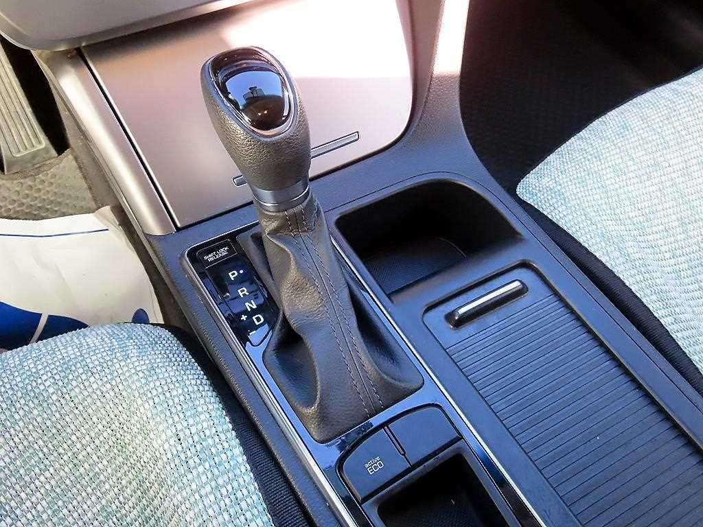 HYUNDAI Sonata - Vista 10