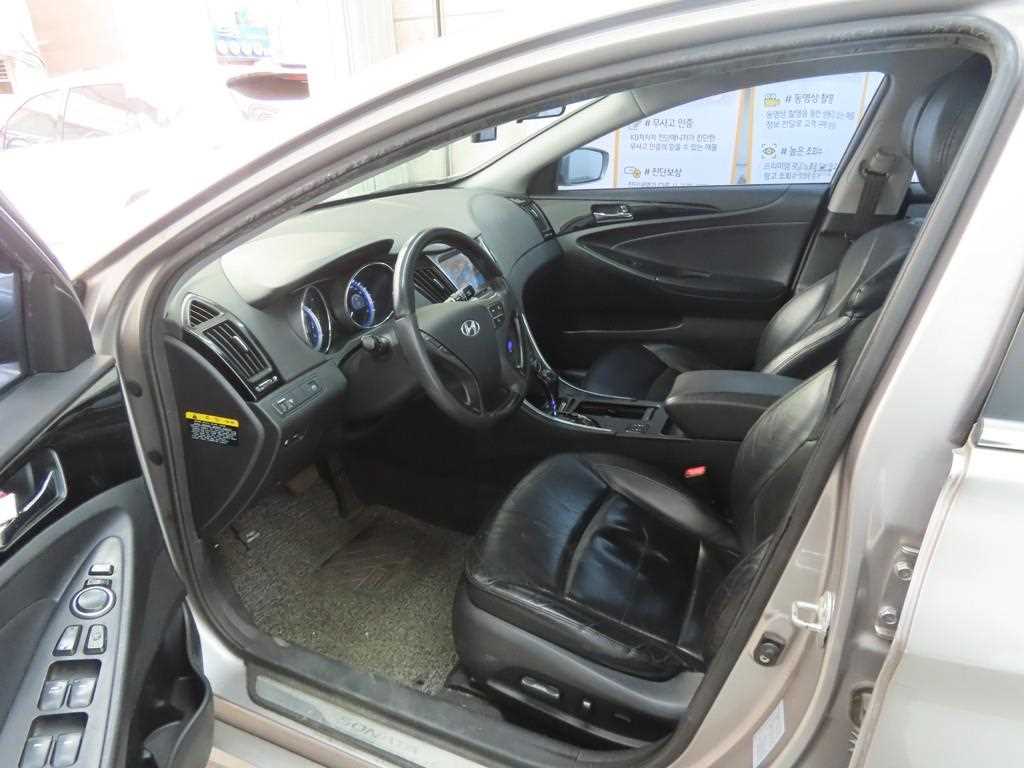 HYUNDAI Sonata - Vista 5