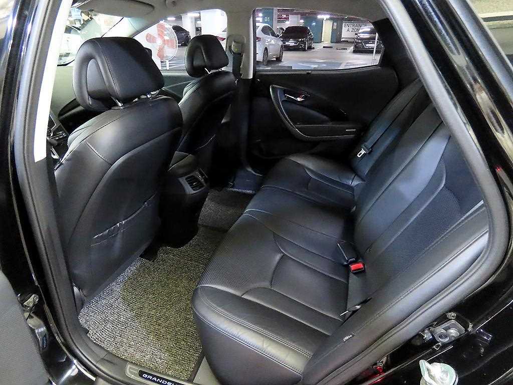 HYUNDAI Grandeur - Vista 7