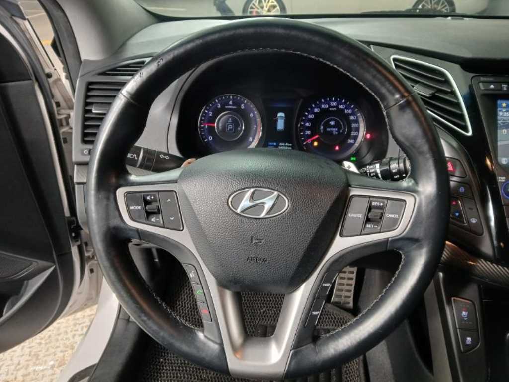 HYUNDAI i40 - Vista 8