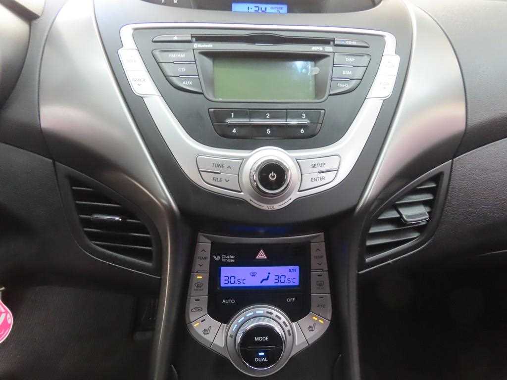 HYUNDAI Avante - Vista 12