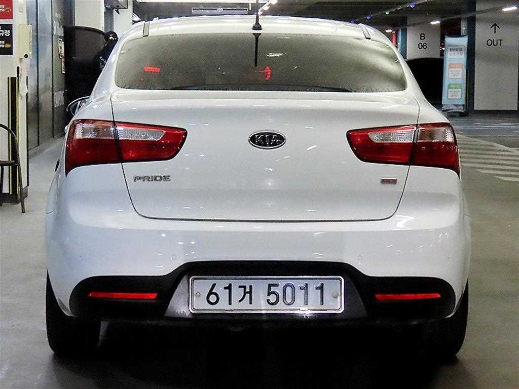 KIA Pride - Vista 5