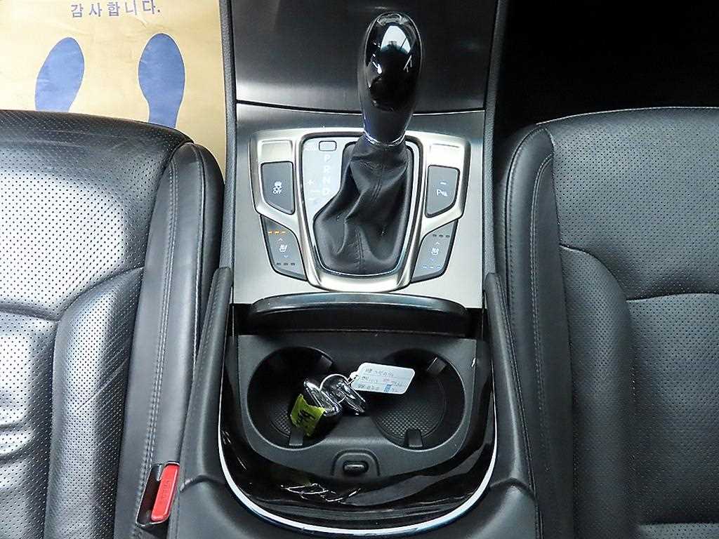 HYUNDAI Grandeur - Vista 10