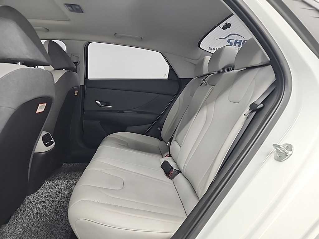 HYUNDAI Avante - Vista 12