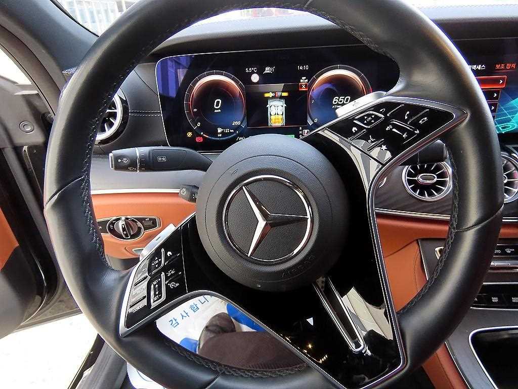 Mercedes Benz CLS Class - Vista 8