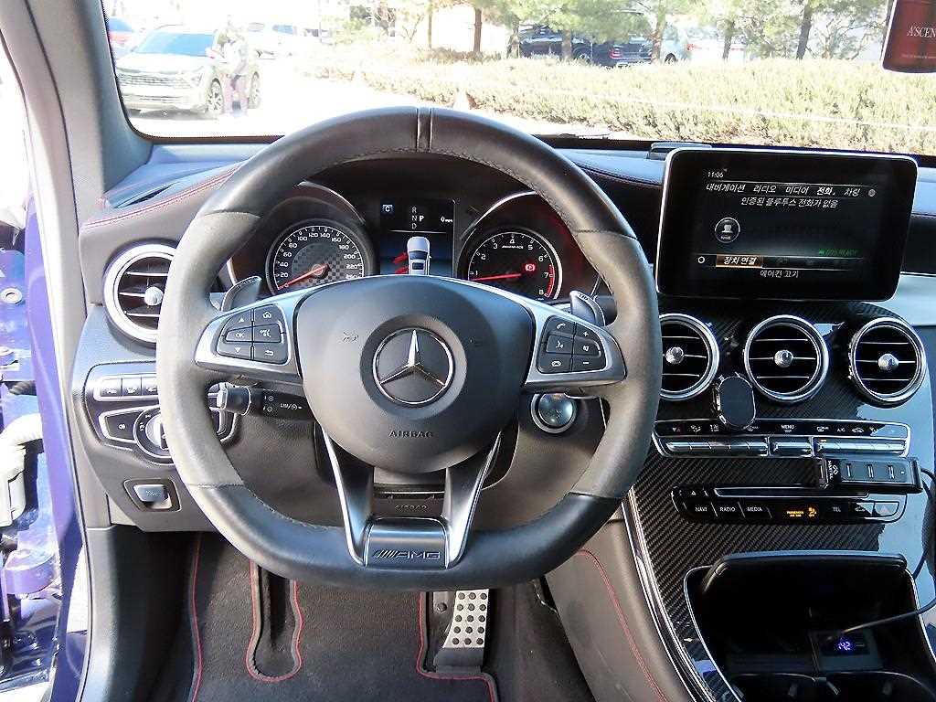 Mercedes Benz GLC Class - Vista 8