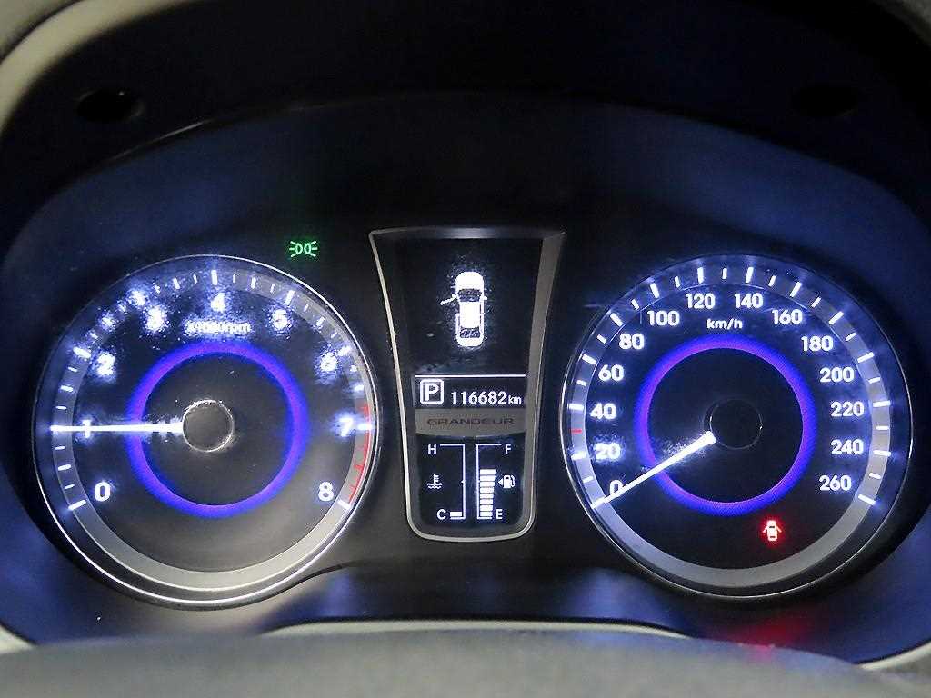 HYUNDAI Grandeur - Vista 8