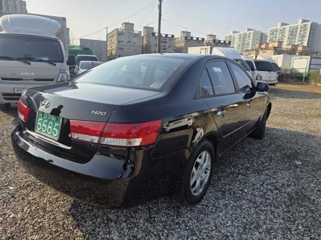 HYUNDAI Sonata - Vista 4