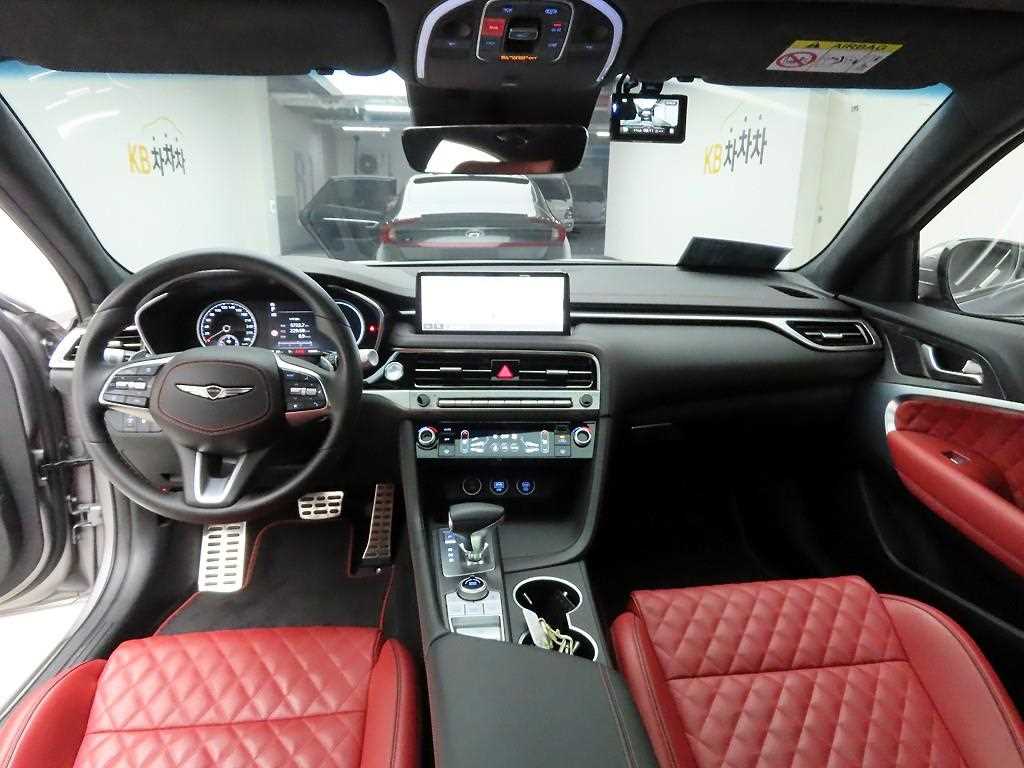 Genesis G70 - Vista 6