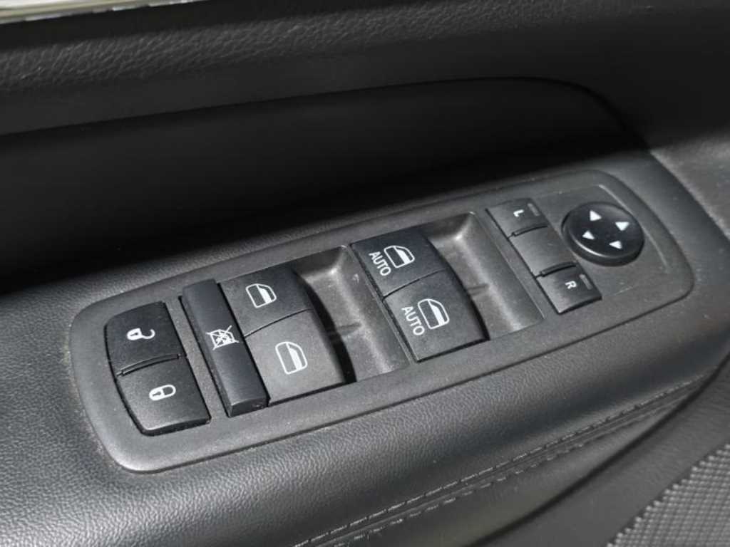 Jeep Cherokee - Vista 11