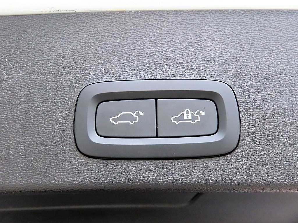 Volvo XC40 2024 Blanco - Importación desde Corea - HF Imports Iquique - Foto 16