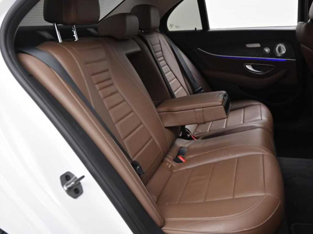 Mercedes Benz E class - Vista 12