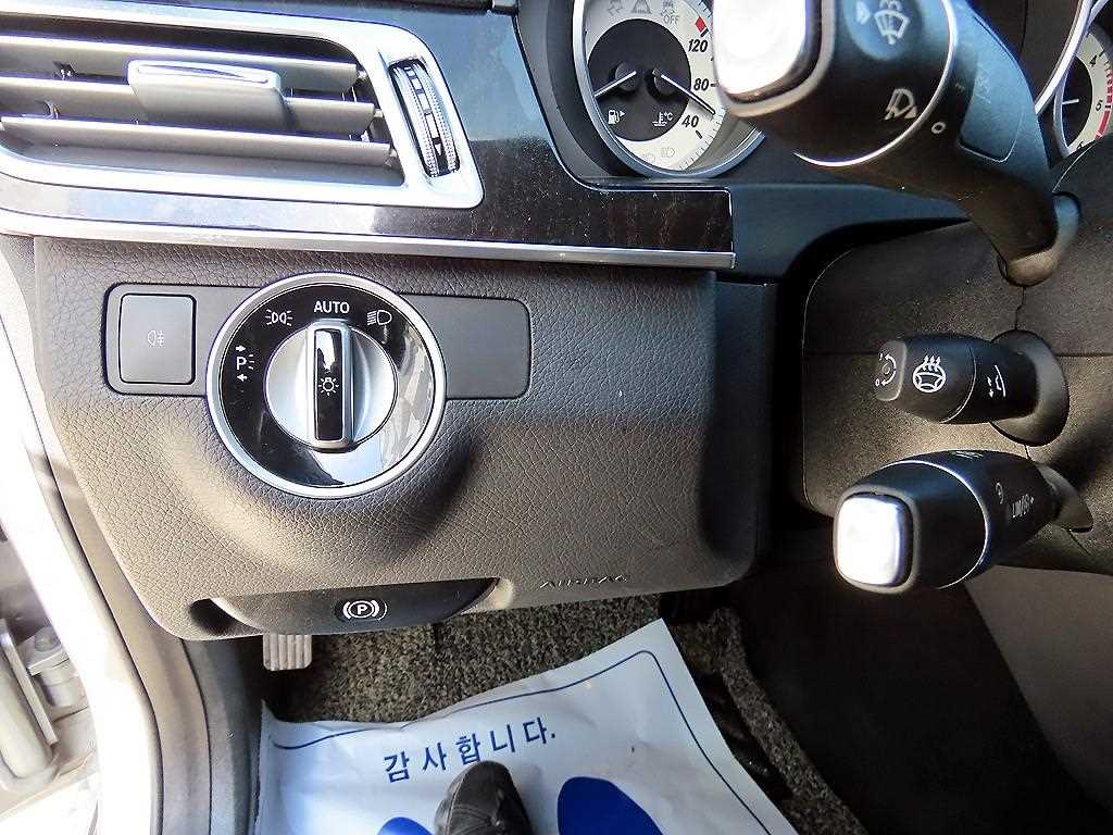 Mercedes Benz E class - Vista 11