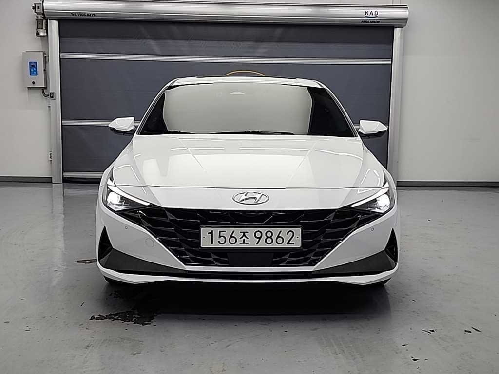 HYUNDAI Avante - Vista 2