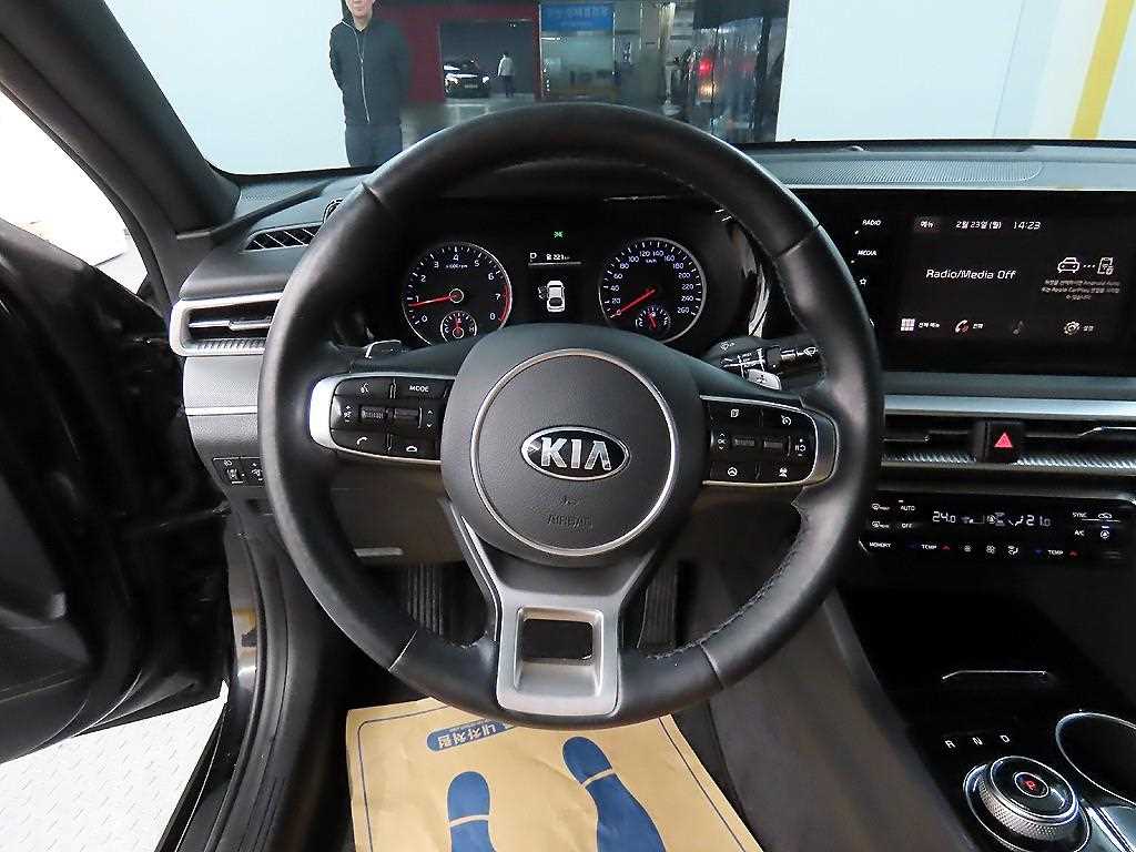 KIA K5 - Vista 9