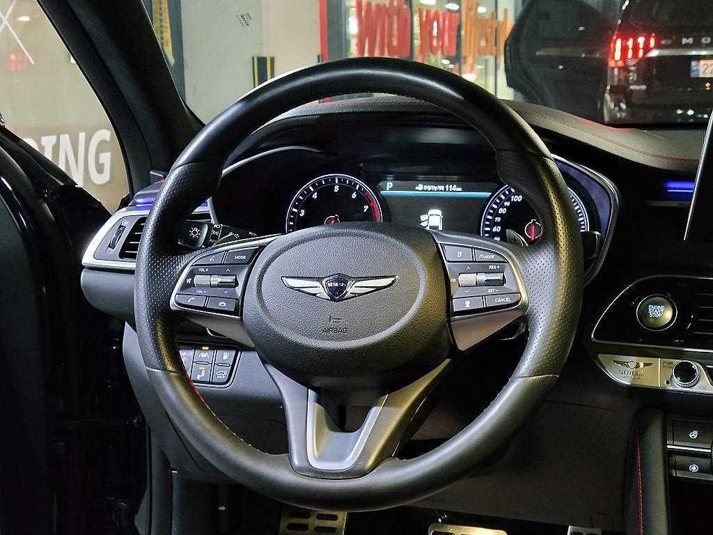 Genesis G70 - Vista 9