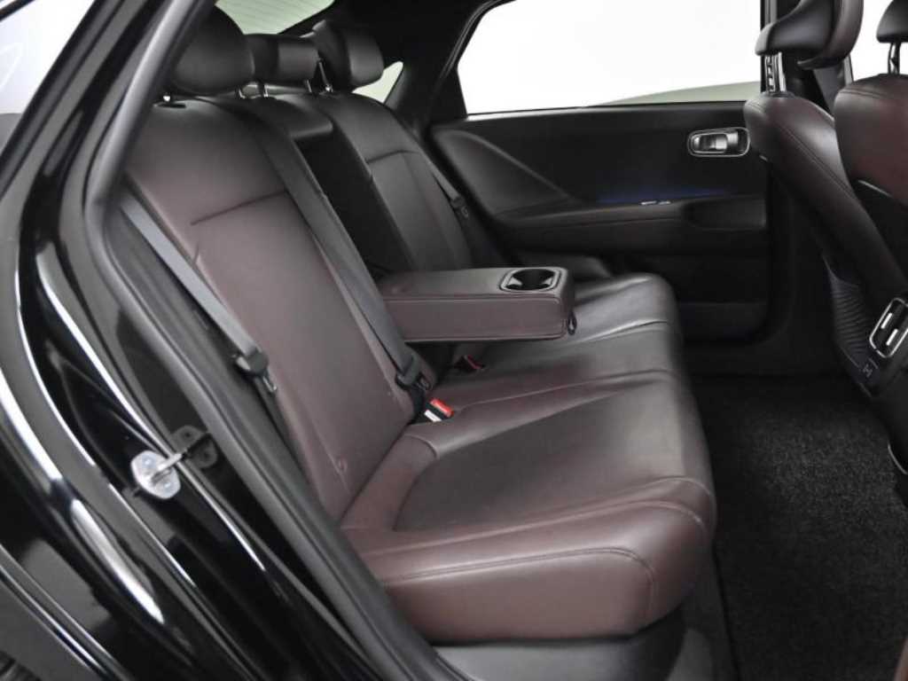 HYUNDAI Ioniq 6 - Vista 12