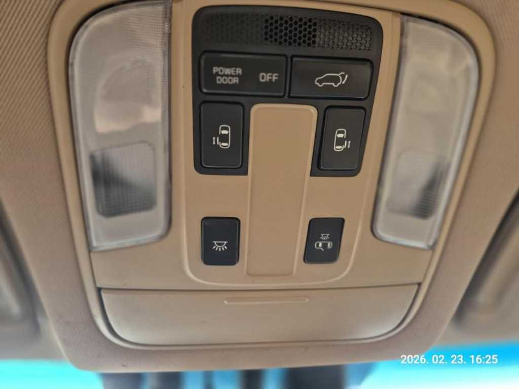 KIA Carnival - Vista 6