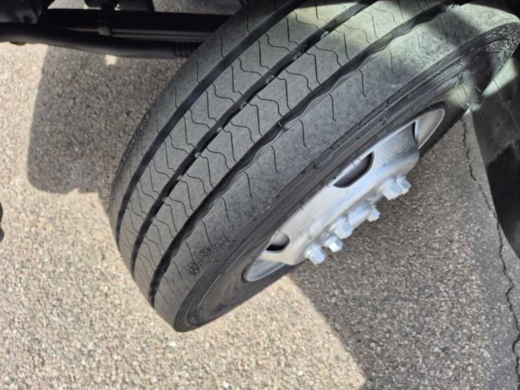 medium and large cargo truck - Vista 7