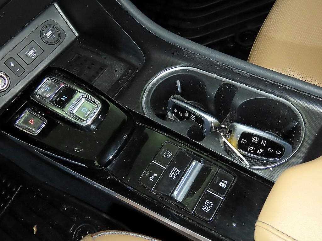 HYUNDAI Sonata - Vista 12