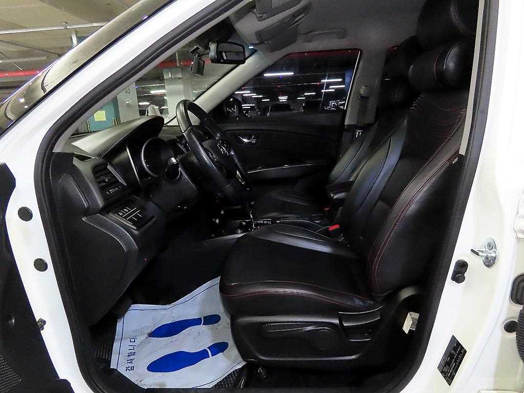 Ssangyong Tivoli - Vista 6