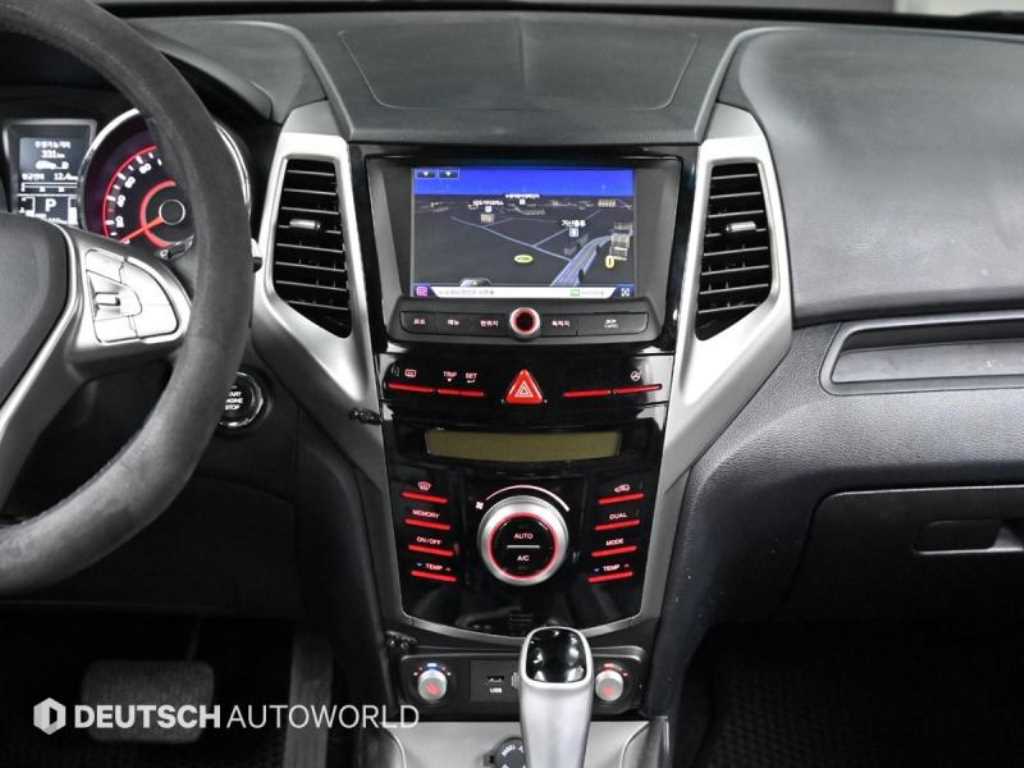 Ssangyong Tivoli 2015 Blanco - Importación desde Corea - HF Imports Iquique - Foto 14