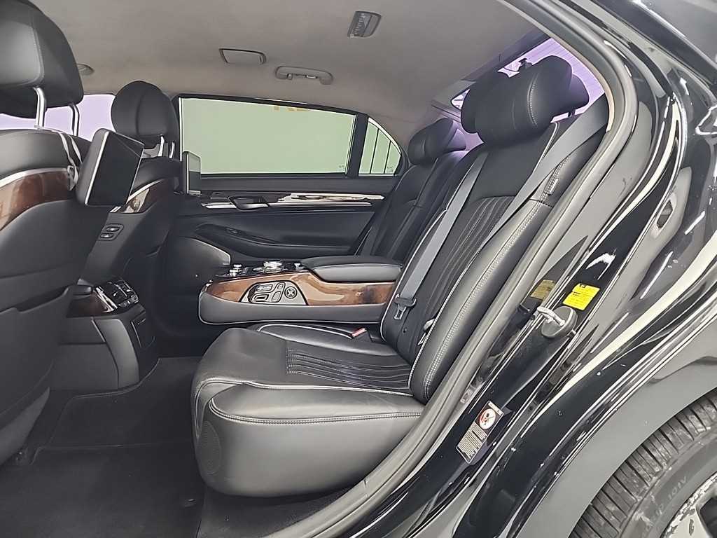 Genesis EQ900 - Vista 12