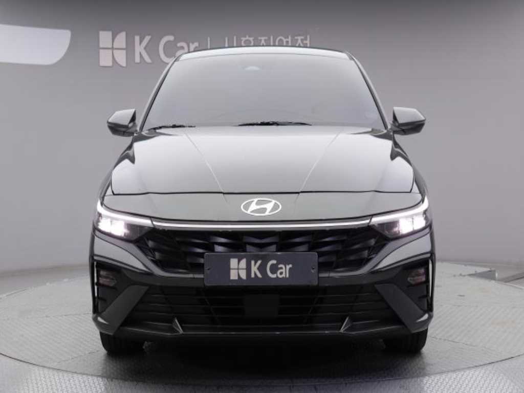 HYUNDAI Avante - Vista 2