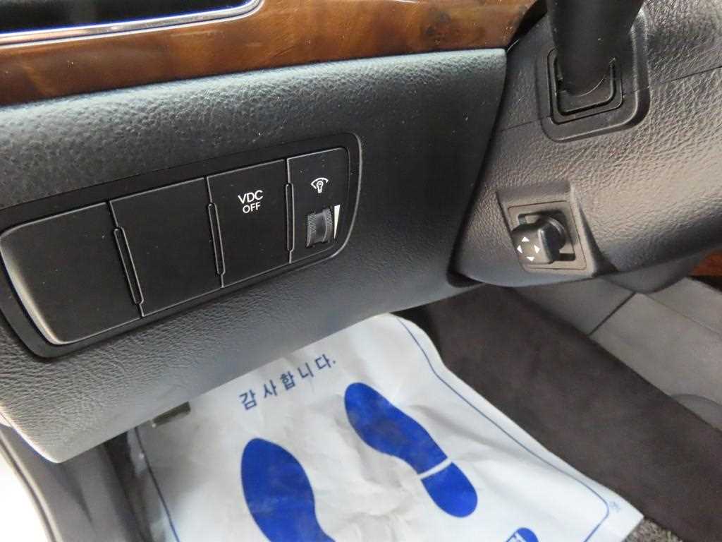 HYUNDAI Genesis - Vista 10