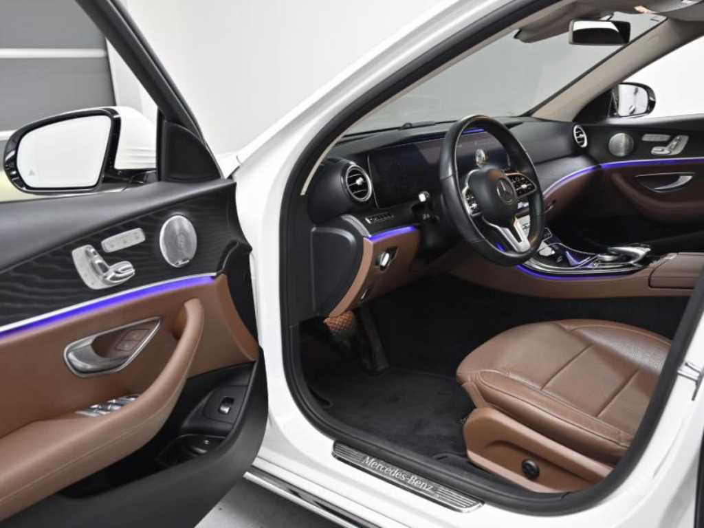 Mercedes Benz E class - Vista 11