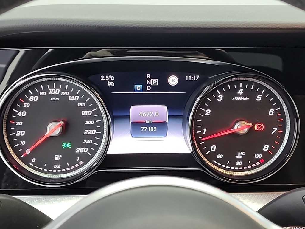 Mercedes Benz E class - Vista 6