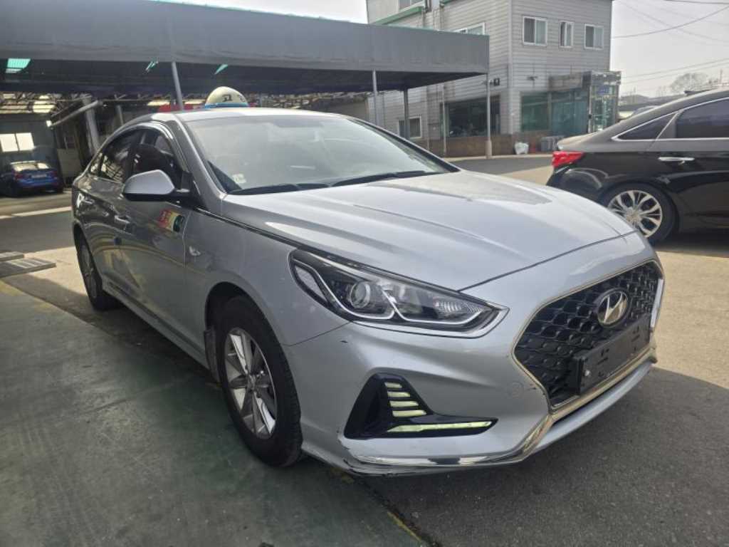 HYUNDAI Sonata - Vista 2