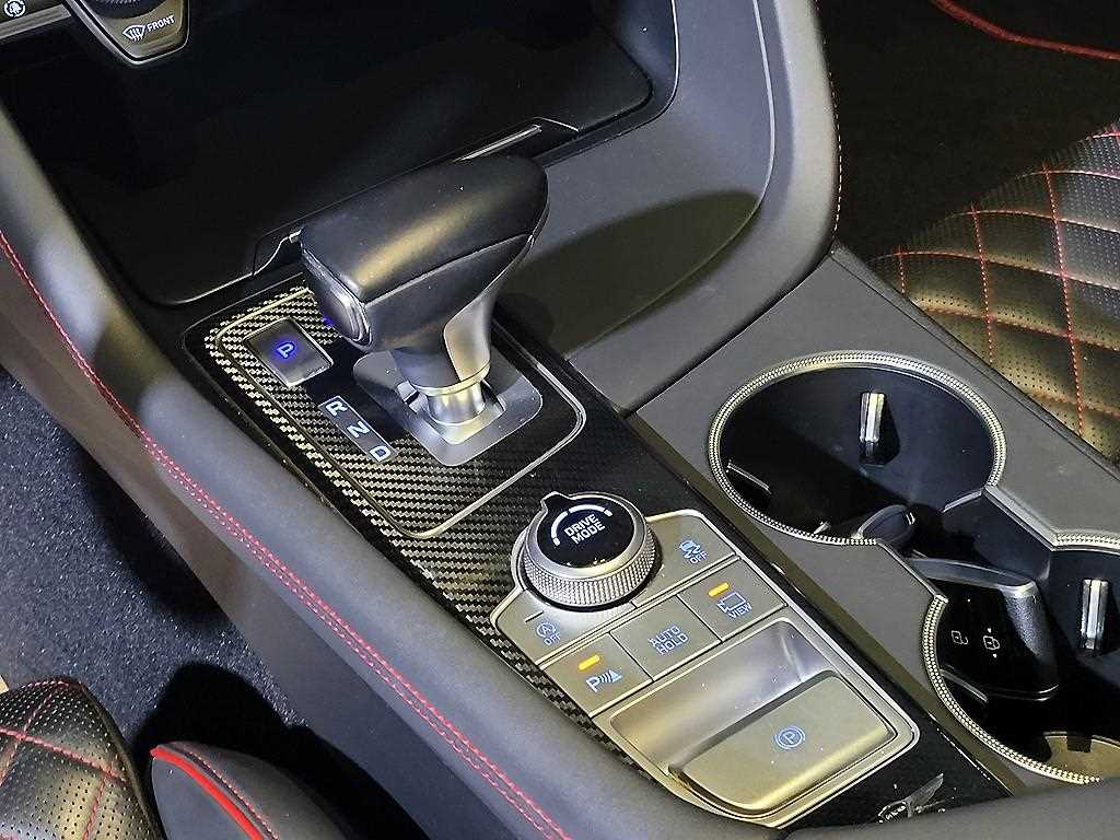 Genesis G70 - Vista 12