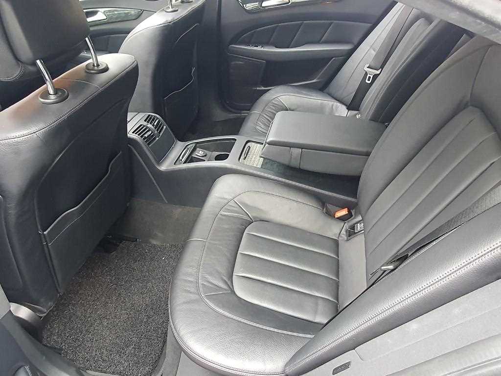 Mercedes Benz CLS Class - Vista 9