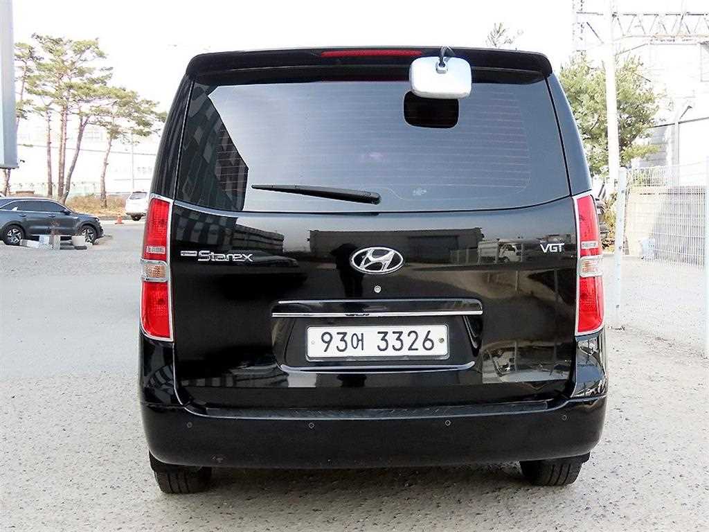HYUNDAI Starex - Vista 4