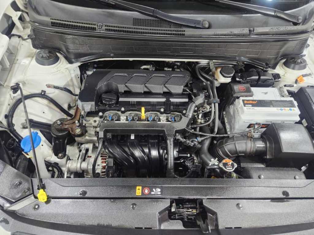 HYUNDAI Venue - Vista 12